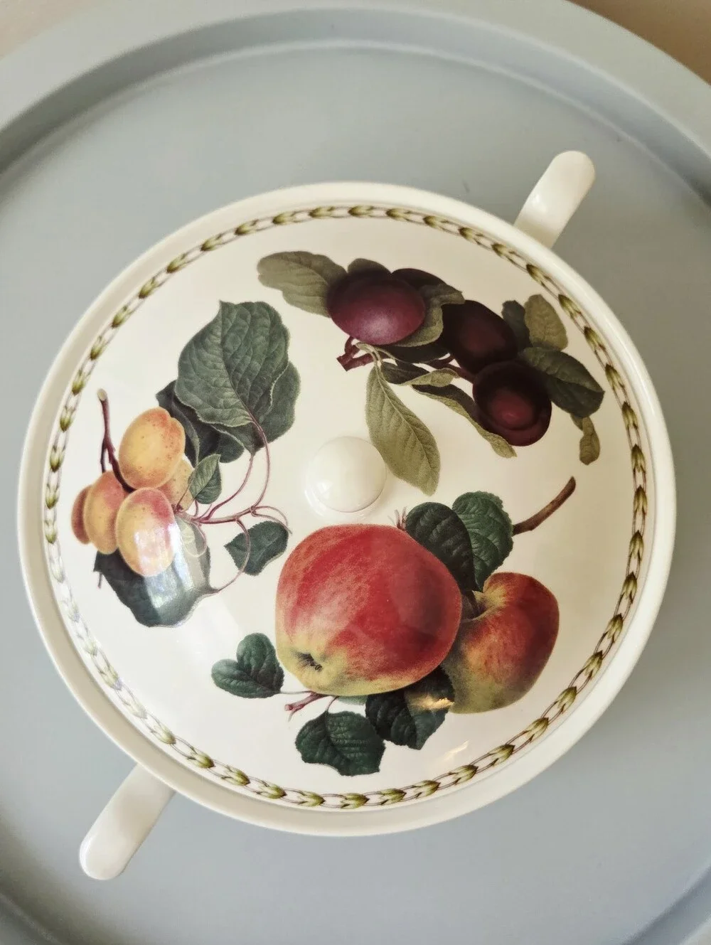 Queen's Fine Bone China Round Covered Casserole Dish with handles